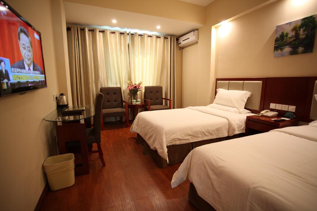 Greentree Inn Sanya He Ping Street Hotel Habitación foto