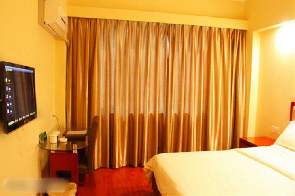 Greentree Inn Sanya He Ping Street Hotel Habitación foto